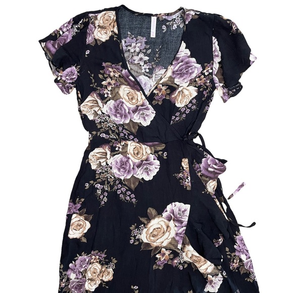 Floral Wrap Dress - Picture 3 of 5